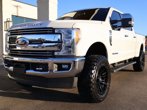 Used 2017 Ford F250 Lariat w/ Chrome Package image 2