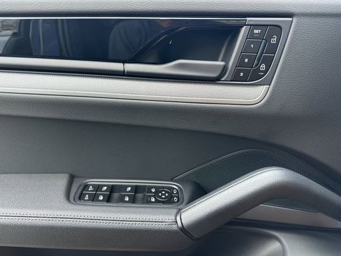 New 2026 Porsche Cayenne image 12