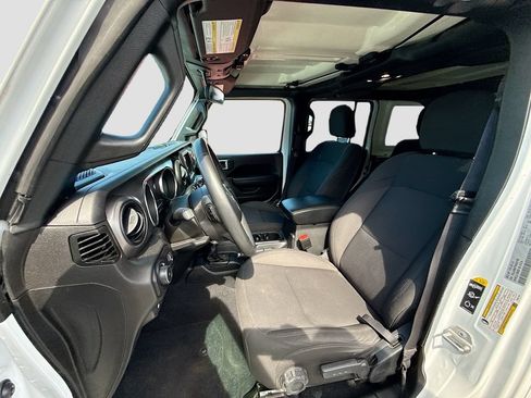 Used 2023 Jeep Wrangler Unlimited AWD/4WD image 23