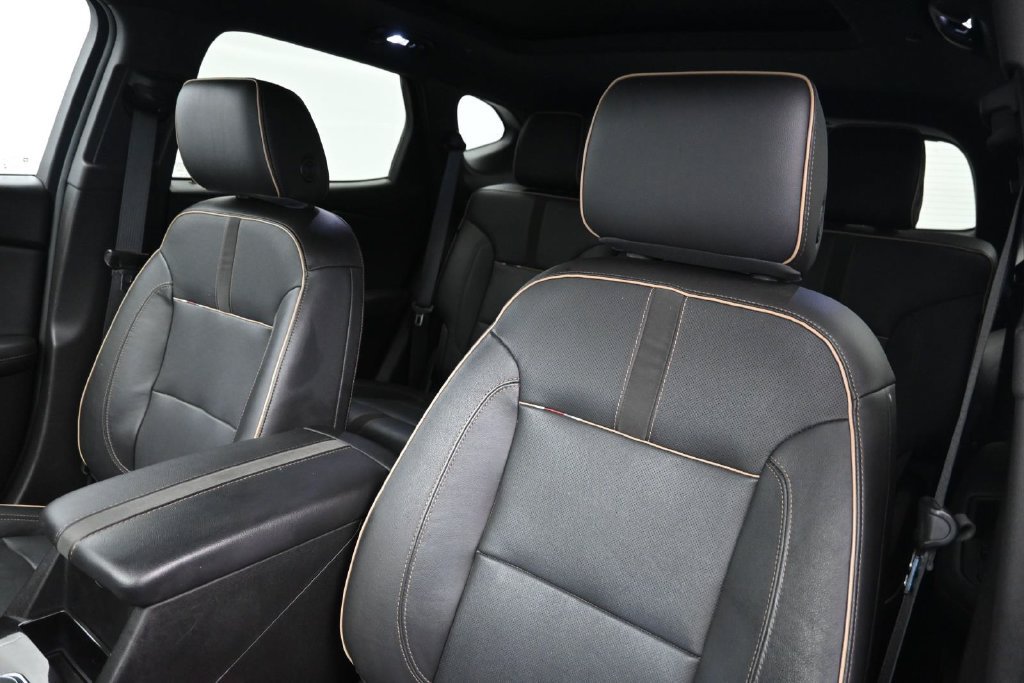 Used 2020 Chevrolet Blazer Premier w/ Driver Confidence II Package FWD image 11