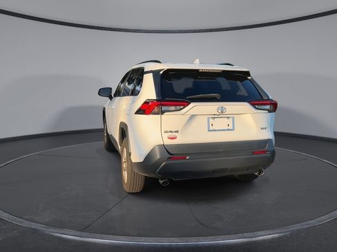 Used 2022 Toyota RAV4 XLE FWD image 7