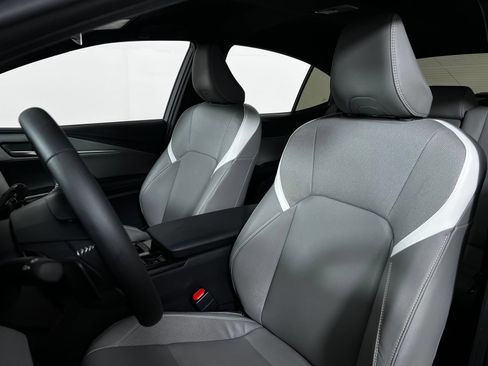 Certified 2025 Toyota Camry SE AWD/4WD image 13