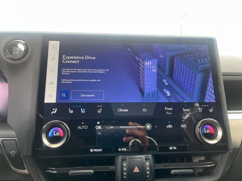 Used 2025 Lexus GX 550 w/ Accessory Package (Z1) AWD/4WD image 16