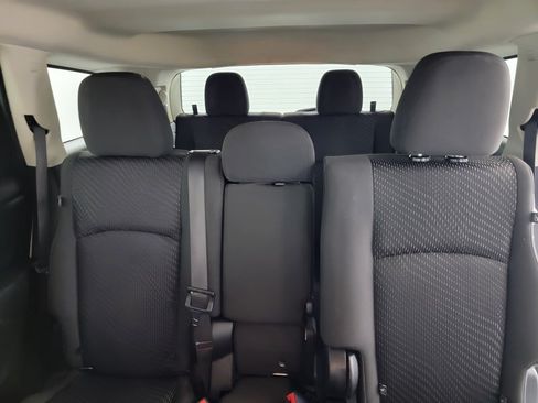 Used 2018 Dodge Journey SE w/ Connectivity Group FWD image 13