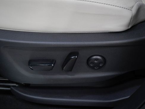Used 2024 Nissan Ariya AWD image 25