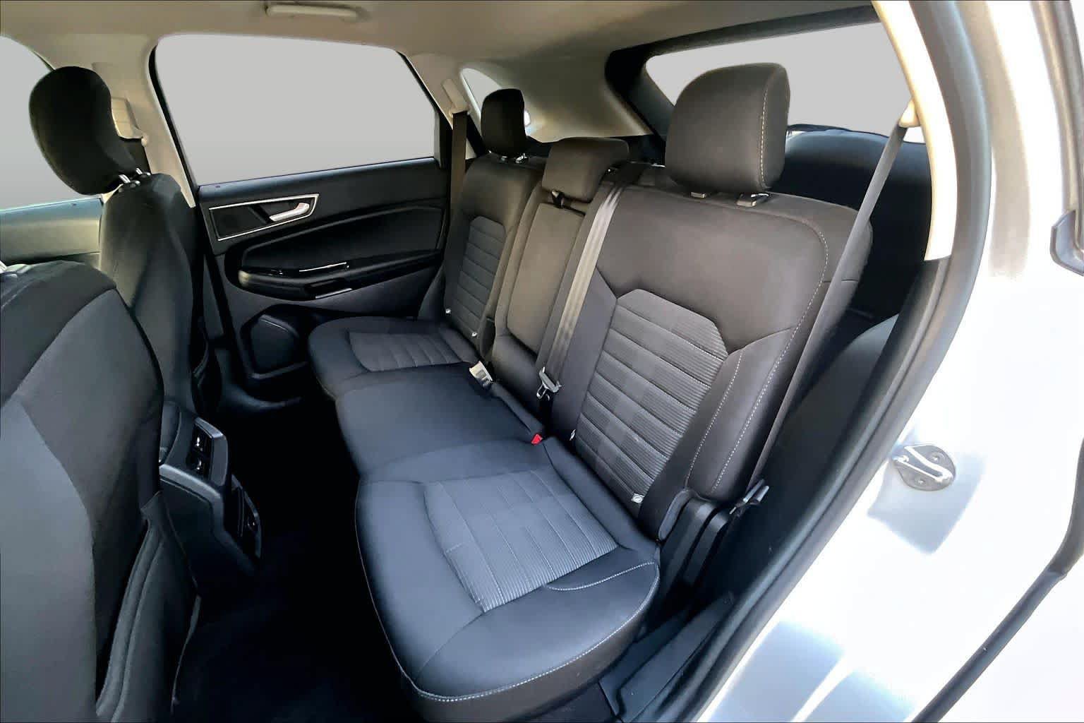 Used 2019 Ford Edge SEL w/ Cold Weather Package AWD/4WD image 19