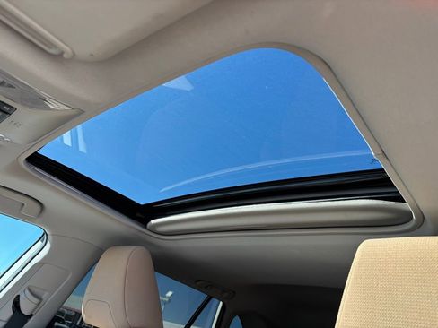 Used 2021 Toyota RAV4 XLE w/ Convenience Package image 8