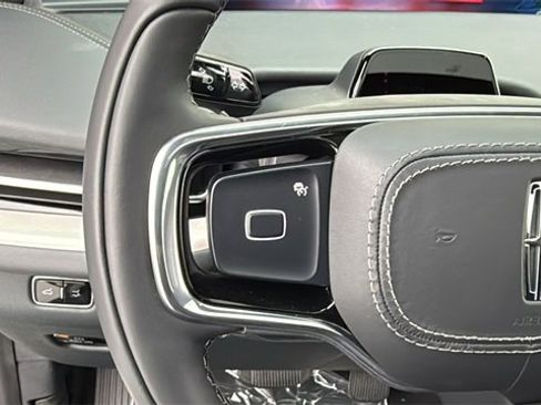 New 2025 Lincoln Navigator Reserve w/ Jet Appearance Package image 32