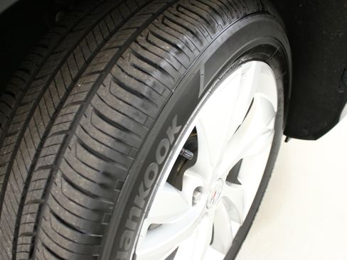 Used 2024 Buick Encore GX Preferred AWD/4WD image 34
