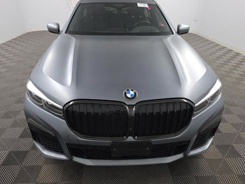 Used 2022 BMW 750i xDrive w/ M Sport Package image 3