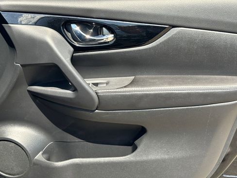 Used 2022 Nissan Rogue Sport SL w/ Premium Package image 14