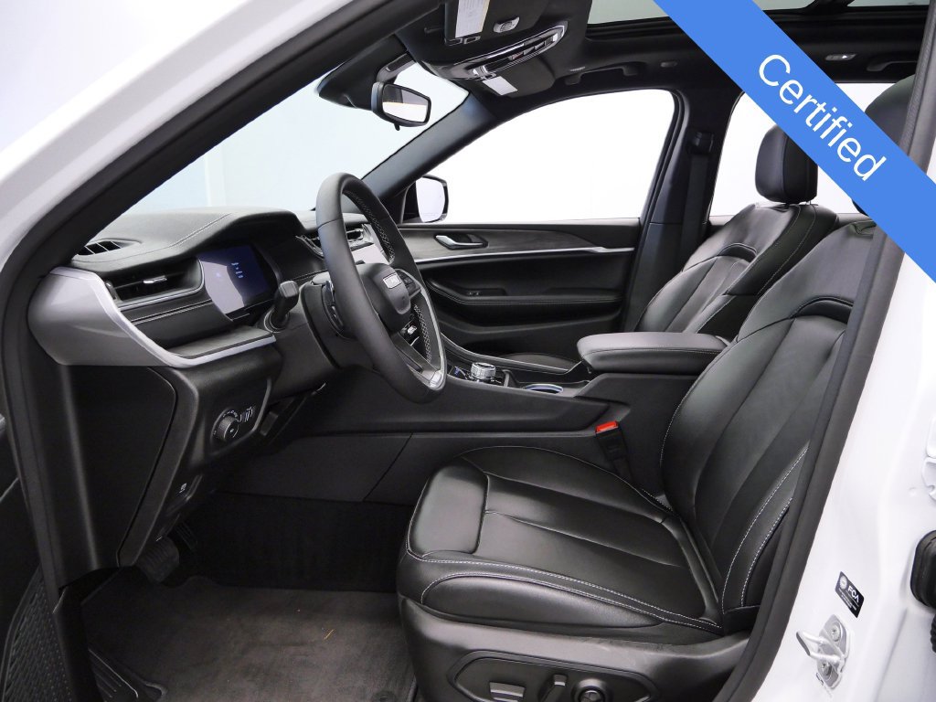 Certified 2024 Jeep Grand Cherokee Limited w/ Black Appearance Package AWD/4WD image 13