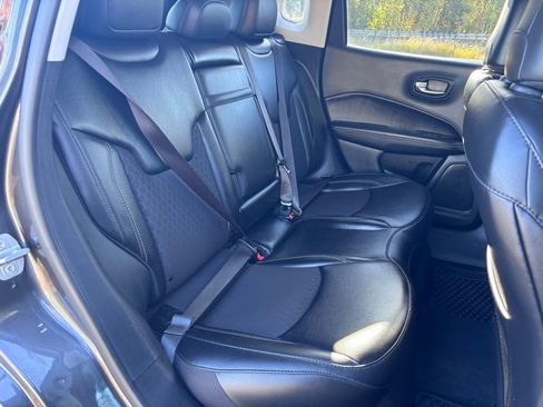 Used 2019 Jeep Compass Latitude w/ Cold Weather Group image 40
