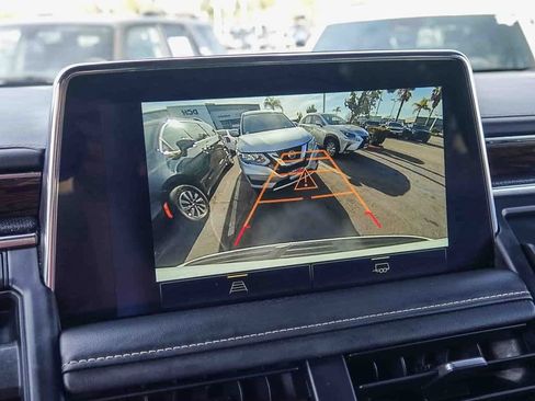 Used 2023 Chevrolet Suburban Premier image 22