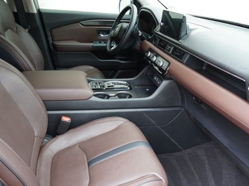 Used 2023 Honda Pilot Elite image 9