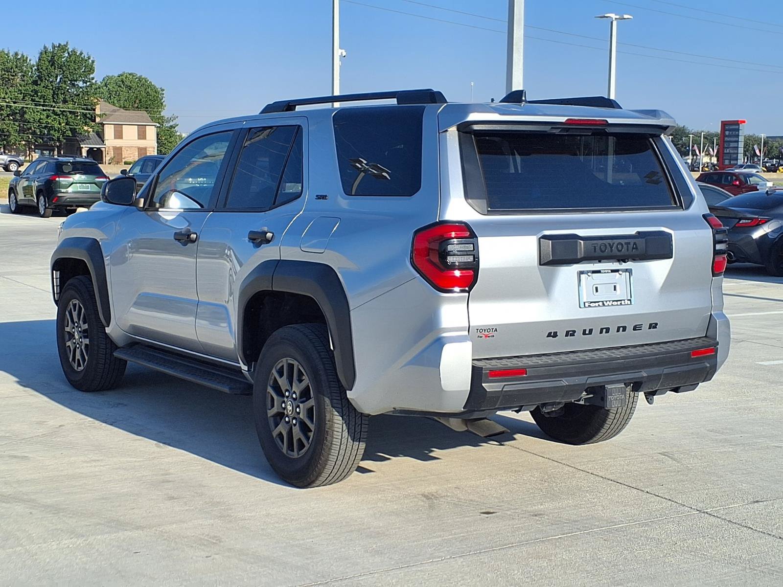 Used 2025 Toyota 4Runner SR5 AWD/4WD image 7