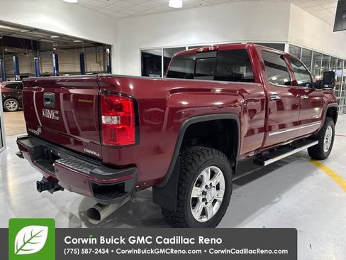 Used 2019 GMC Sierra 2500 Denali w/ Duramax Plus Package AWD/4WD image 6