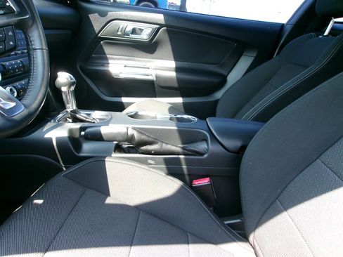 Used 2016 Ford Mustang Coupe image 18