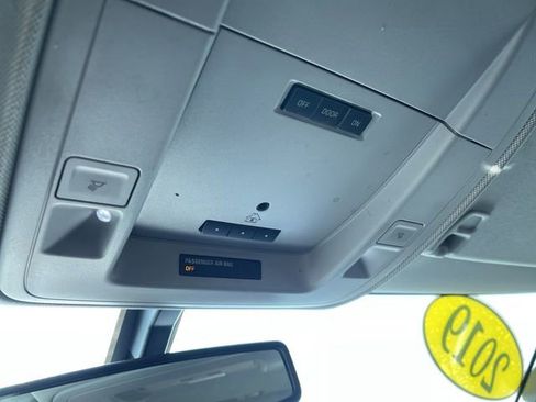 Used 2019 GMC Sierra 1500 SLE w/ SLE Value Package image 32