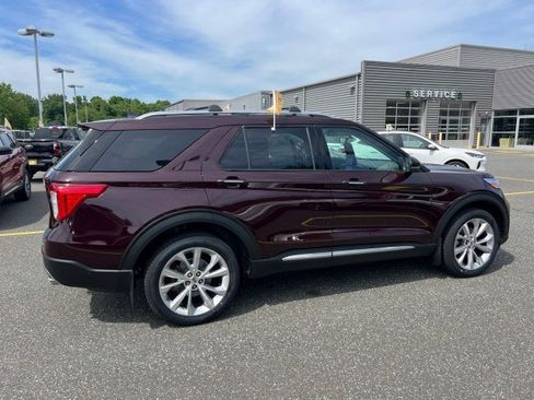 Certified 2023 Ford Explorer Platinum w/ Technology Package AWD/4WD image 6