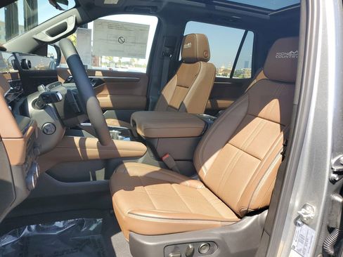 New 2026 Chevrolet Tahoe High Country AWD/4WD image 18
