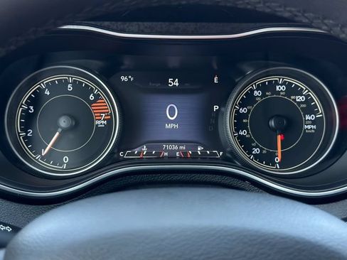 Used 2023 Jeep Cherokee Altitude Lux AWD/4WD image 28