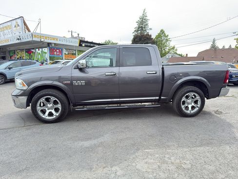 Used 2016 RAM 1500 Laramie w/ Convenience Group AWD/4WD image 3