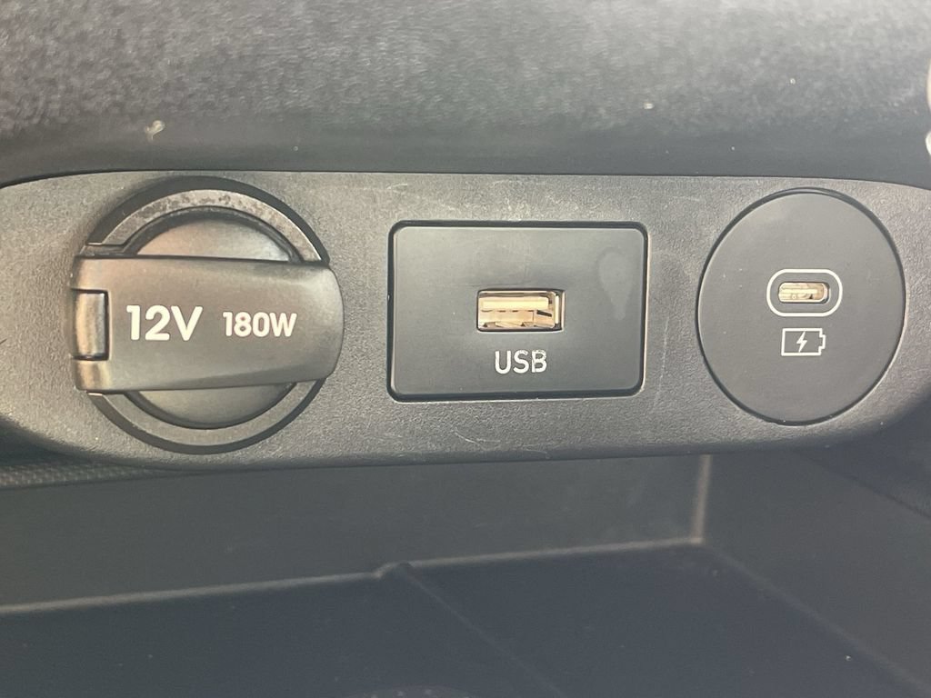 Used 2024 Hyundai Elantra Limited FWD image 39