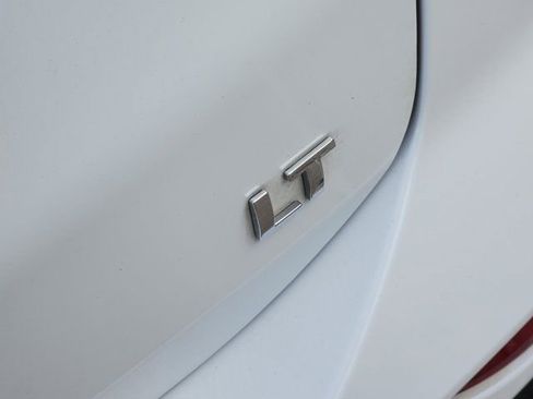 Used 2024 Chevrolet Equinox LT image 9