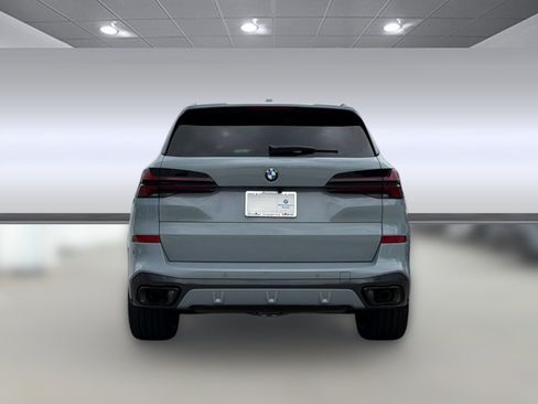 Used 2026 BMW X5 sDrive40i w/ M Sport Package RWD image 9