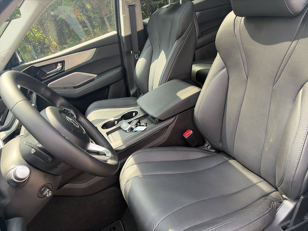 Certified 2025 Acura MDX SH-AWD image 23