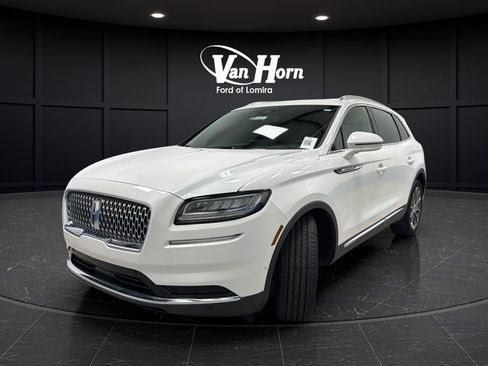 Used 2023 Lincoln Nautilus Reserve w/ Equipment Group 201A AWD/4WD image 3