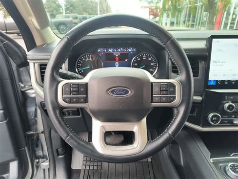 Used 2024 Ford Expedition XLT image 14