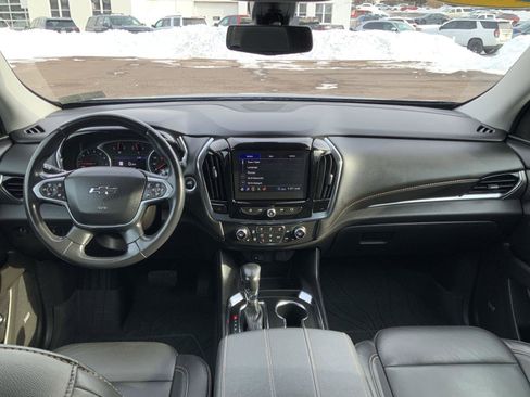 Used 2021 Chevrolet Traverse RS image 24