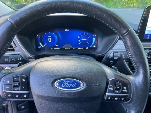 Used 2020 Ford Escape Titanium AWD/4WD image 24