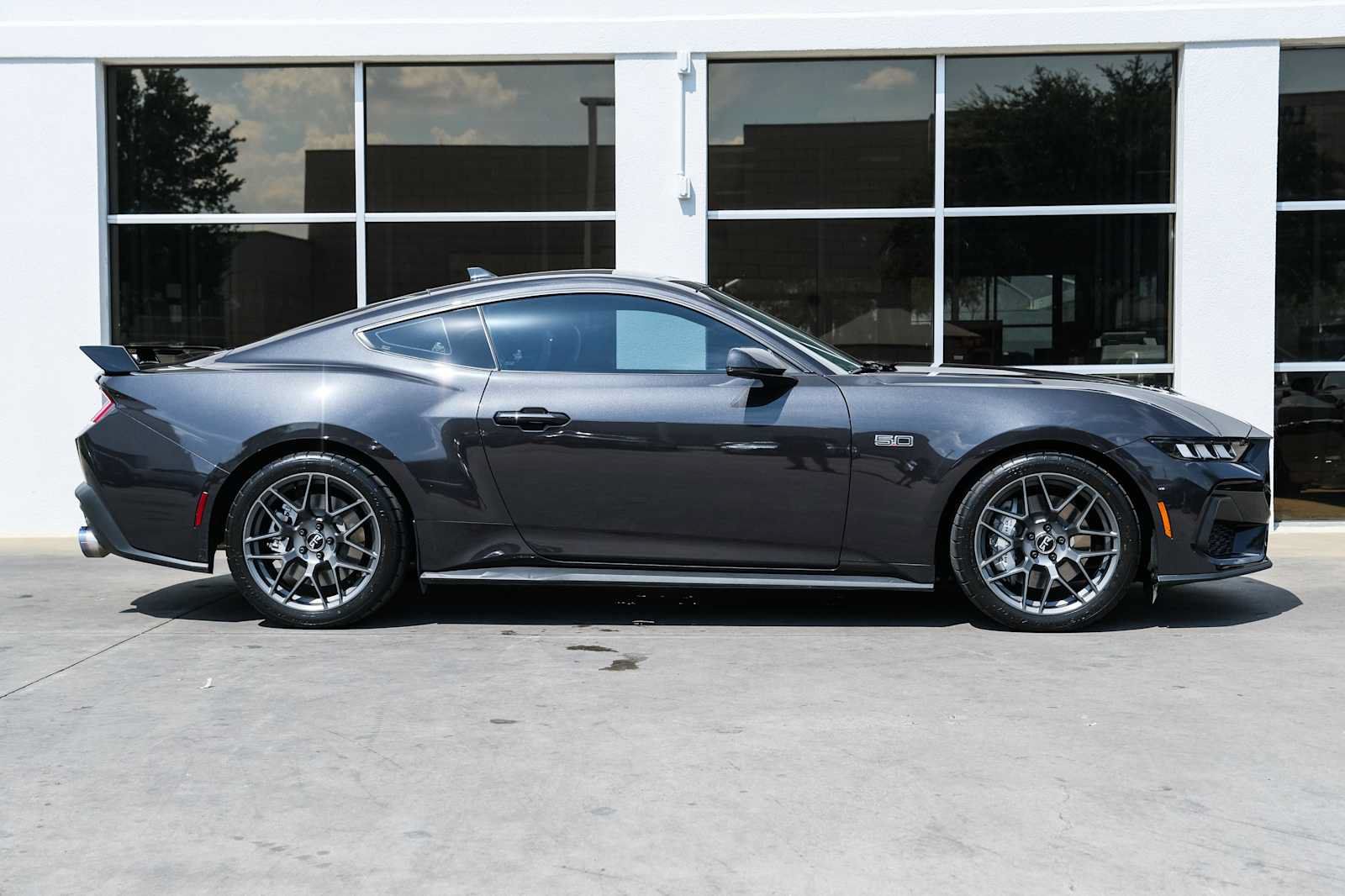 Used 2024 Ford Mustang GT Premium RWD image 7