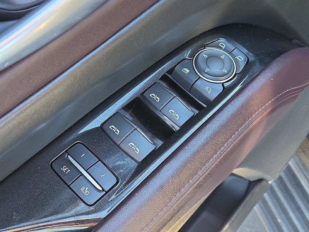 Used 2024 Cadillac Escalade Premium Luxury Platinum AWD/4WD image 14