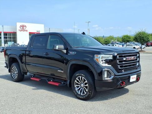 Used 2021 GMC Sierra 1500 AT4 w/ AT4 Value Package AWD/4WD image 2