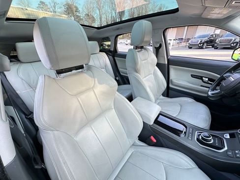 Used 2019 Land Rover Range Rover Evoque SE Premium image 36
