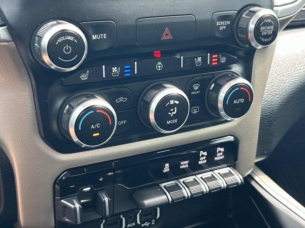 Used 2021 RAM 1500 Laramie AWD/4WD image 38