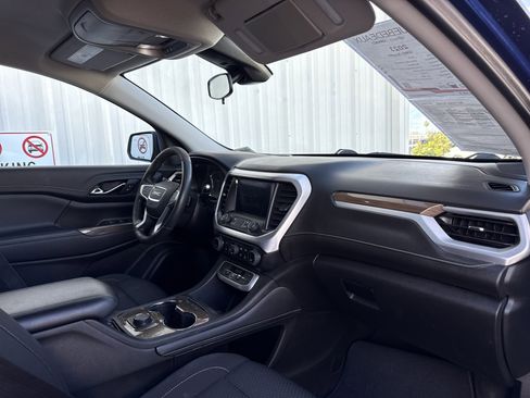 Used 2023 GMC Acadia SLE image 30