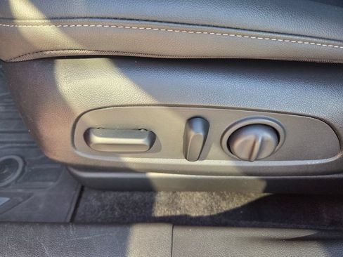 Used 2024 Chevrolet Trax ACTIV w/ Sunroof Package FWD image 5