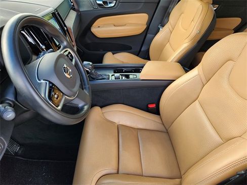 Used 2021 Volvo XC60 T5 Inscription w/ Advanced Package image 13