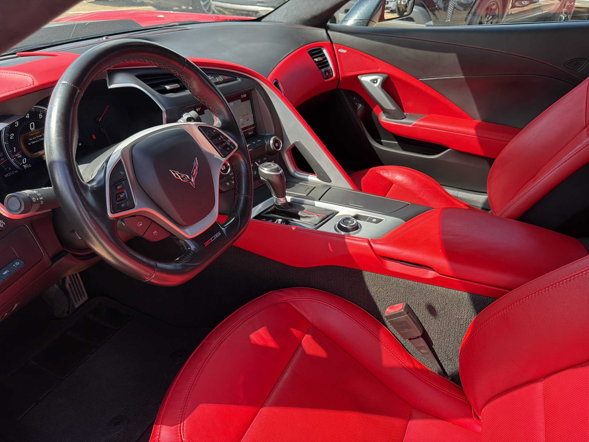 Used 2016 Chevrolet Corvette Z06 w/ 3LZ Preferred Equipment Group RWD image 27