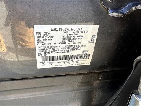 Used 2022 Ford Explorer XLT w/ Equipment Group 202A image 28