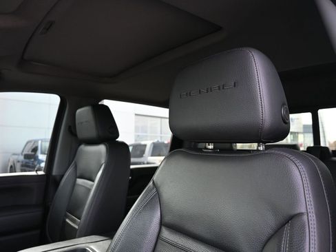 Used 2022 GMC Sierra 2500 Denali w/ Denali Black Diamond Edition image 16