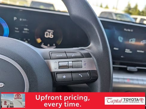 Used 2024 Hyundai Kona SE image 16