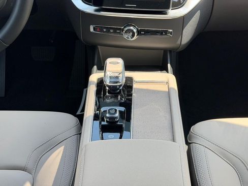 New 2026 Volvo XC90 T8 Plus w/ Protection Package AWD/4WD image 9