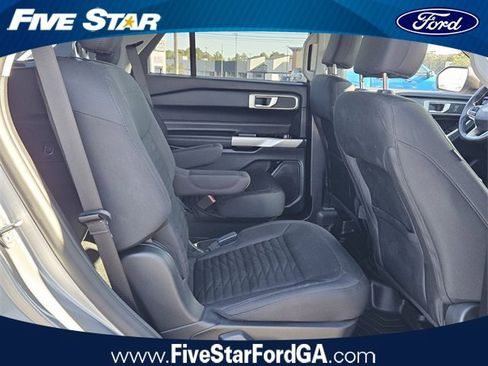 Used 2021 Ford Explorer XLT image 16