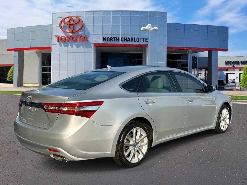 Used 2013 Toyota Avalon Limited FWD image 7